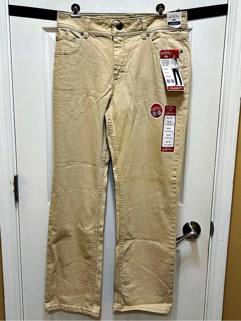 Lee women’s Khaki Straight-Leg Chinos